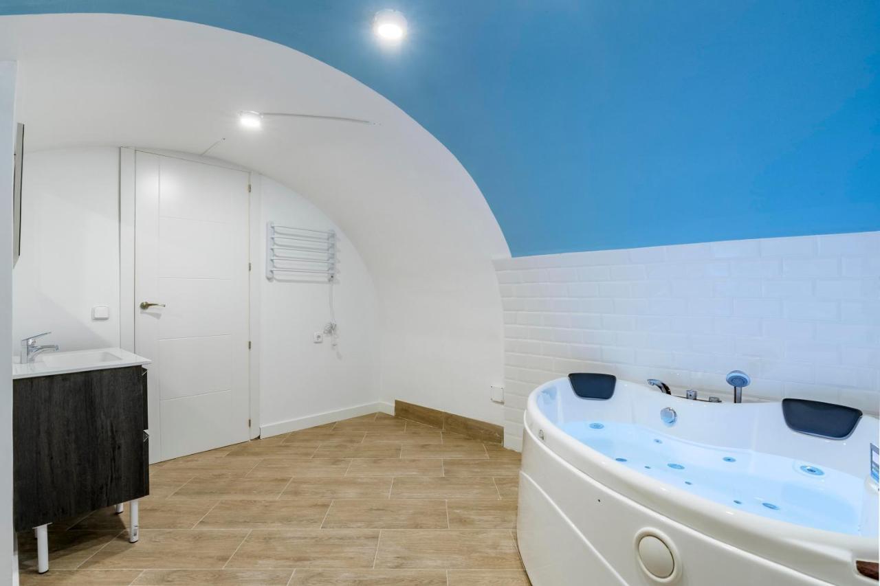 El Triangulo Del Arte - Jacuzzi Apartment Madrid Luaran gambar